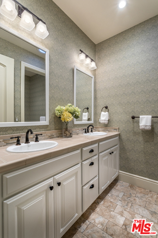 4 Bed Home for Sale in Sherman Oaks, California