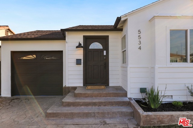 4 Bed Home for Sale in Hawthorne, California