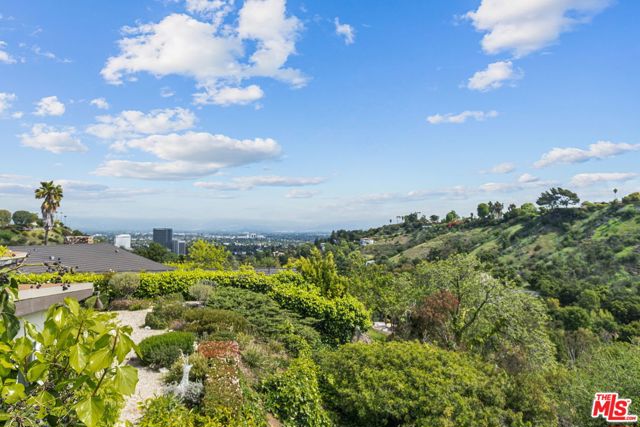 3 Bed Home for Sale in Sherman Oaks, California