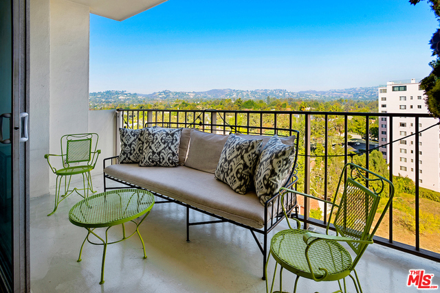 1 Bed Home for Sale in Los Angeles, California