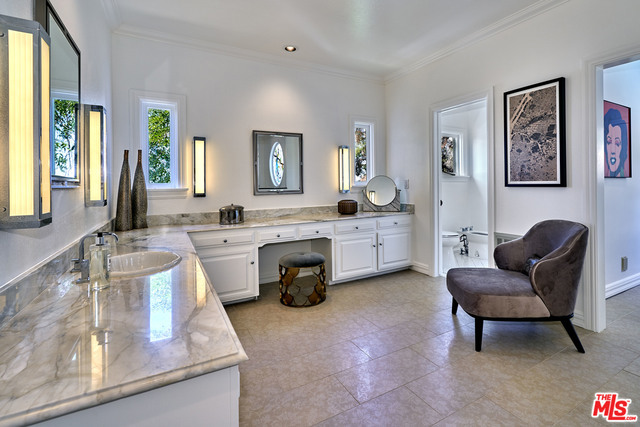 6 Bed Home for Sale in Encino, California