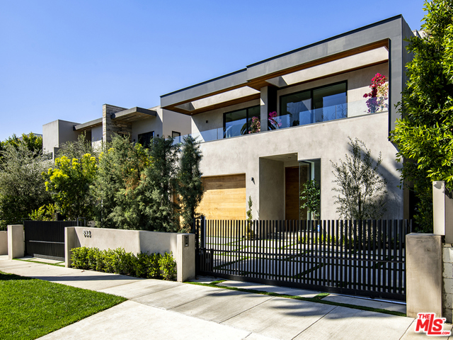 5 Bed Home for Sale in Los Angeles, California
