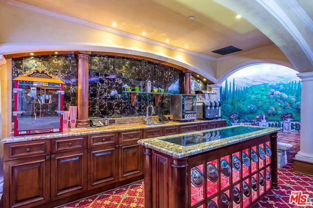 7 Bed Home for Sale in Beverly Hills, California