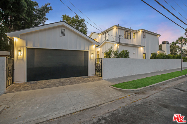 4 Bed Home for Sale in Los Angeles, California