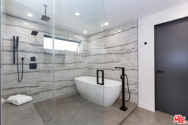 5 Bed Home for Sale in Venice, California