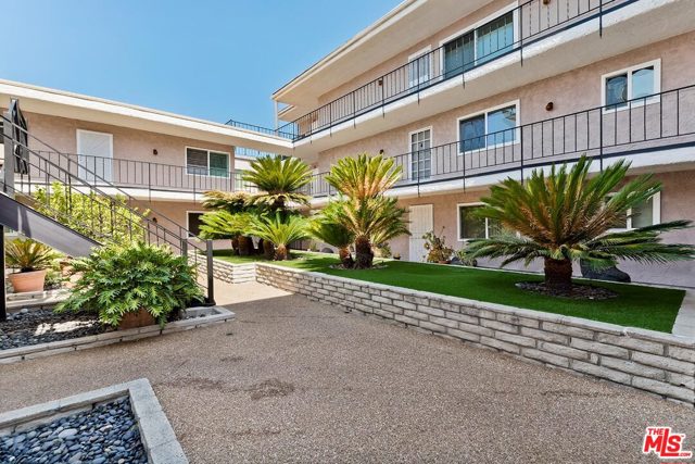1 Bed Home for Sale in Los Angeles, California