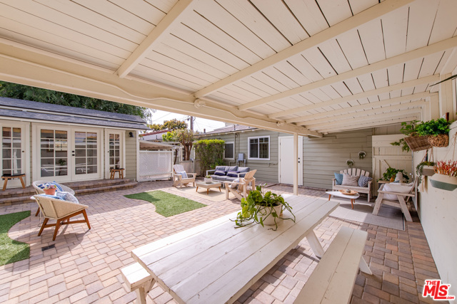 5 Bed Home for Sale in Santa Monica, California