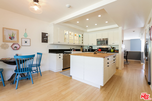 2301 MATHEWS Avenue, Redondo Beach, California 90278, 2 Bedrooms Bedrooms, ,3 BathroomsBathrooms,Residential,Sold,MATHEWS,18379254