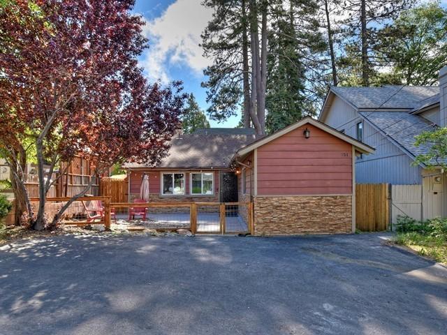 351 Hemlock Drive, Lake Arrowhead, CA 92352