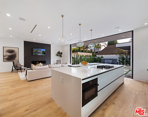 4 Bed Home for Sale in Los Angeles, California