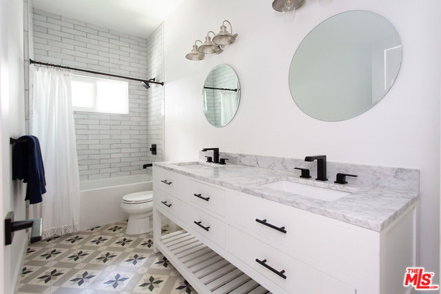 1246 19TH Street, Hermosa Beach, California 90254, 3 Bedrooms Bedrooms, ,2 BathroomsBathrooms,Residential,Sold,19TH,20568958