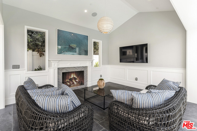5 Bed Home for Sale in Los Angeles, California