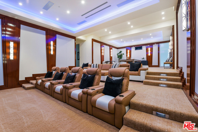 7 Bed Home for Sale in Beverly Hills, California