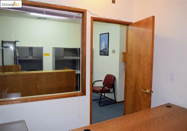 Gladstone Drive #4, ,Commercial Rent,For Sale,Gladstone Drive #4,40918305