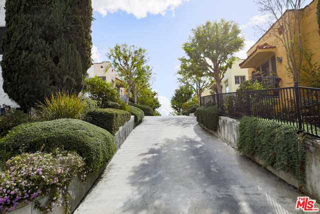 2 Bed Home for Sale in Los Angeles, California