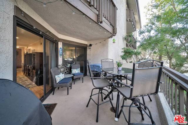1 Bed Home for Sale in Playa del Rey, California