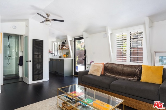 1 Bed Home for Sale in Los Angeles, California