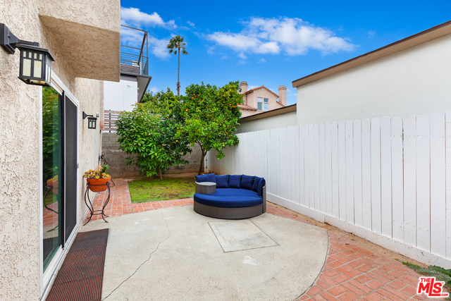 205 Lucia Avenue, Redondo Beach, California 90277, ,Residential Income,Sold,Lucia,20609374