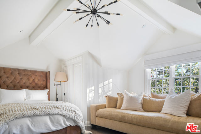 5 Bed Home for Sale in Beverly Hills, California