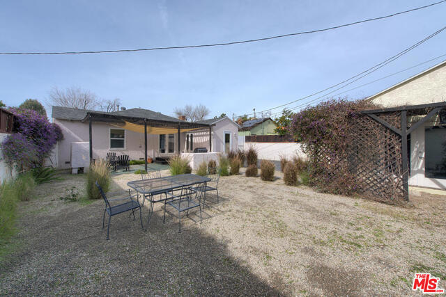 2 Bed Home for Sale in Lake Balboa, California