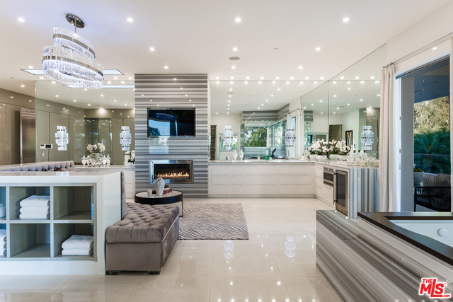7 Bed Home for Sale in Beverly Hills, California