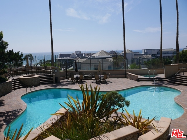 610 THE VILLAGE, Redondo Beach, California 90277, 1 Bedroom Bedrooms, ,1 BathroomBathrooms,Residential,Sold,THE VILLAGE,18390044