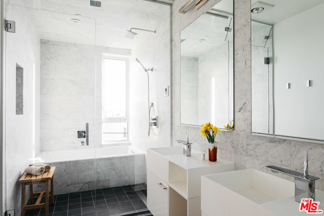 3 Bed Home for Sale in Los Angeles, California