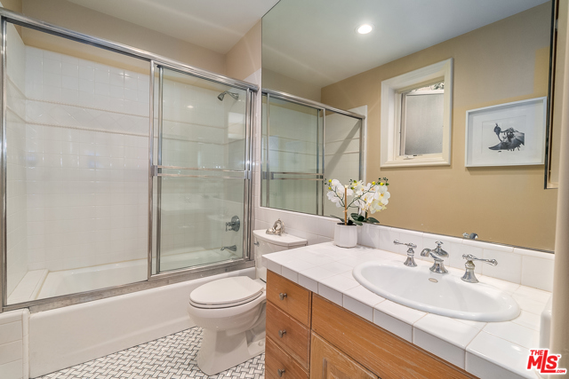 5 Bed Home for Sale in Venice, California