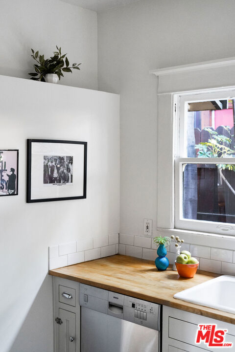 2 Bed Home for Sale in Los Angeles, California