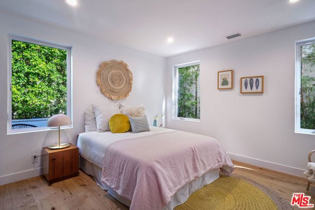 5 Bed Home for Sale in Studio City, California