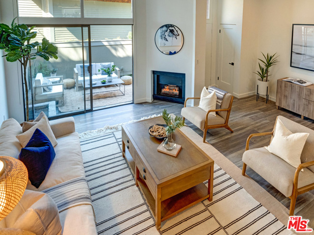 2 Bed Home for Sale in Venice, California