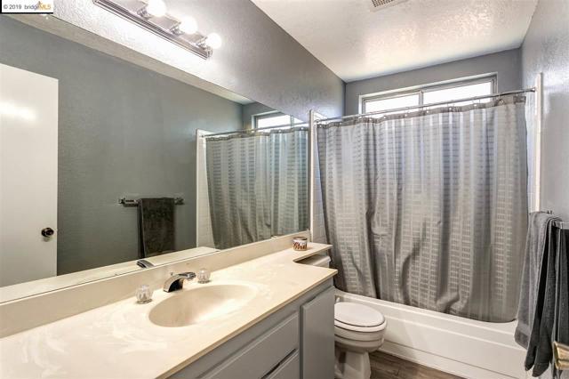 Scarlett Pl, 95376, 3 Bedrooms Bedrooms, ,2 BathroomsBathrooms,For Sale,Scarlett Pl,40869401