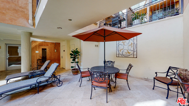 1 Bed Home for Sale in Los Angeles, California