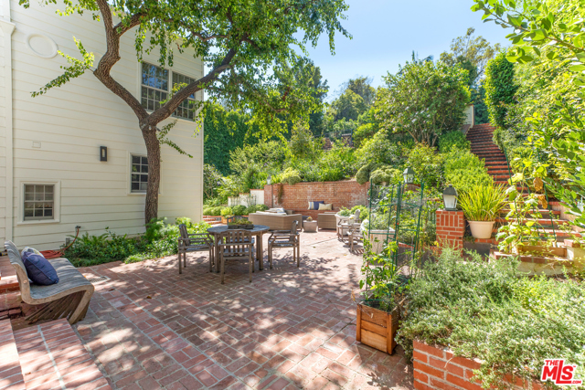 4 Bed Home for Sale in Los Angeles, California