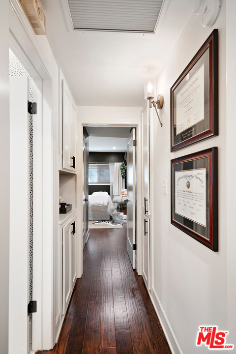 1 Bed Home for Sale in Los Angeles, California