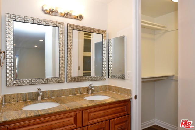 2 Bed Home for Sale in Culver City, California