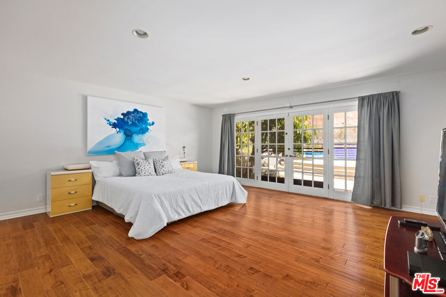 5 Bed Home for Sale in Encino, California