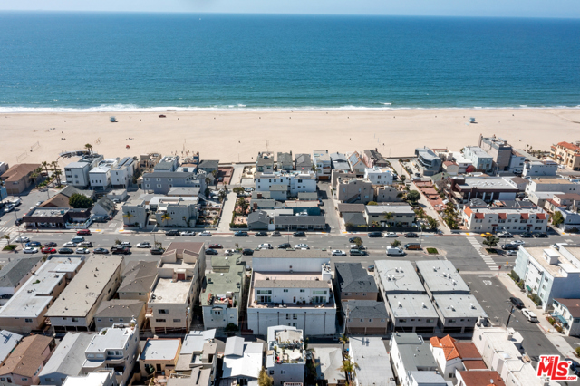 320 Hermosa Avenue, Hermosa Beach, California 90254, 2 Bedrooms Bedrooms, ,2 BathroomsBathrooms,Residential,Sold,Hermosa,21708092