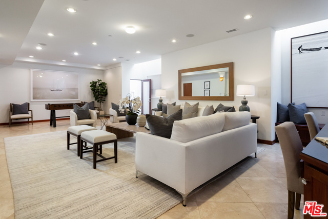 6 Bed Home for Sale in Santa Monica, California