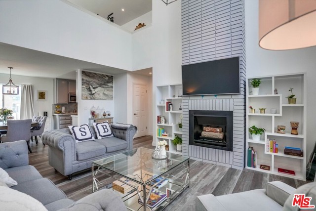 2 Bed Home for Sale in Studio City, California