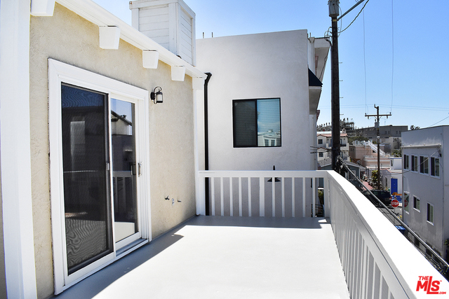 122 BAYVIEW Drive, Hermosa Beach, California 90254, 3 Bedrooms Bedrooms, ,2 BathroomsBathrooms,Residential,Sold,BAYVIEW,18324854