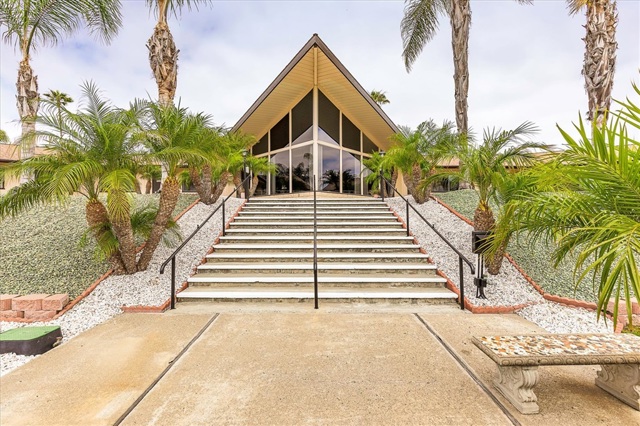 650 S Rancho Santa Fe Rd