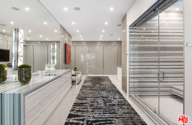 7 Bed Home for Sale in Beverly Hills, California