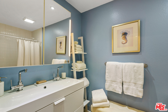 2 Bed Home for Sale in Culver City, California
