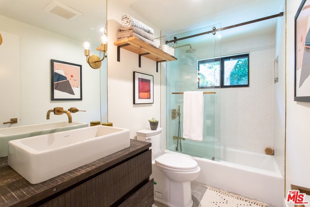 2261 CARRIAGE Drive, Rolling Hills Estates, California 90274, 4 Bedrooms Bedrooms, ,4 BathroomsBathrooms,Residential,Sold,CARRIAGE,19486406