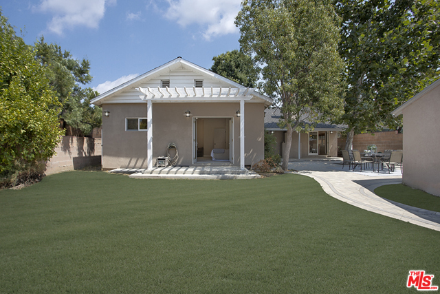 3 Bed Home for Sale in Lake Balboa, California