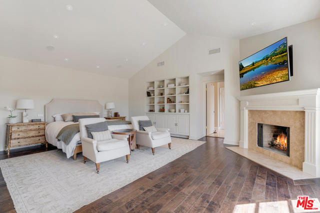 6 Bed Home for Sale in Pacific Palisades, California