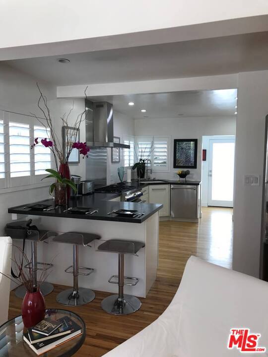 333 19Th Street, Manhattan Beach, California 90266, 5 Bedrooms Bedrooms, ,3 BathroomsBathrooms,Residential,Sold,19Th,21678480