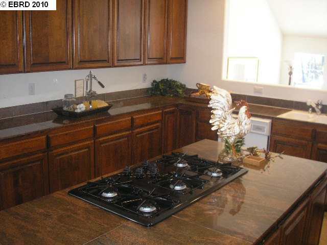 6163 Girvin Dr, Oakland, CA 94611 photo 6