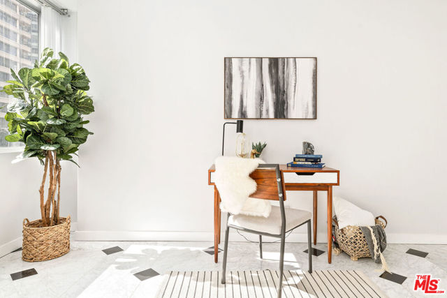 2 Bed Home for Sale in Los Angeles, California